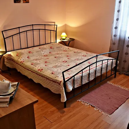 Ulika Apartment Vozilici